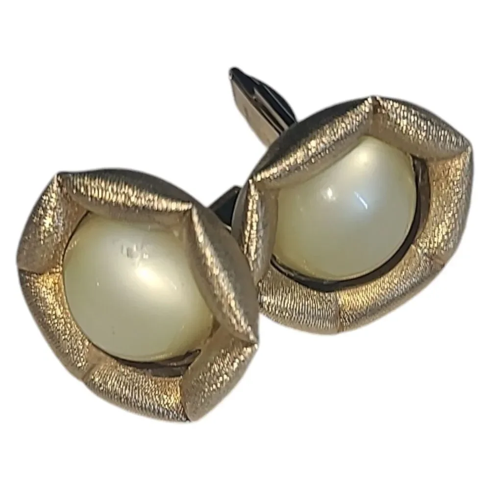 Vintage Gold Tone Pearly‎ Lucite Round Cufflinks